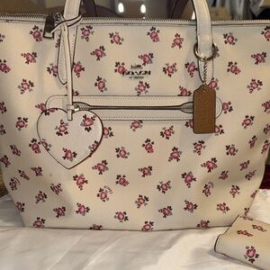 Coach 3 Pc Set‎ EUC Cream Tote with Pink Floral Design